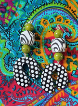 Load image into Gallery viewer, The Wild Black &amp; White Earrings
